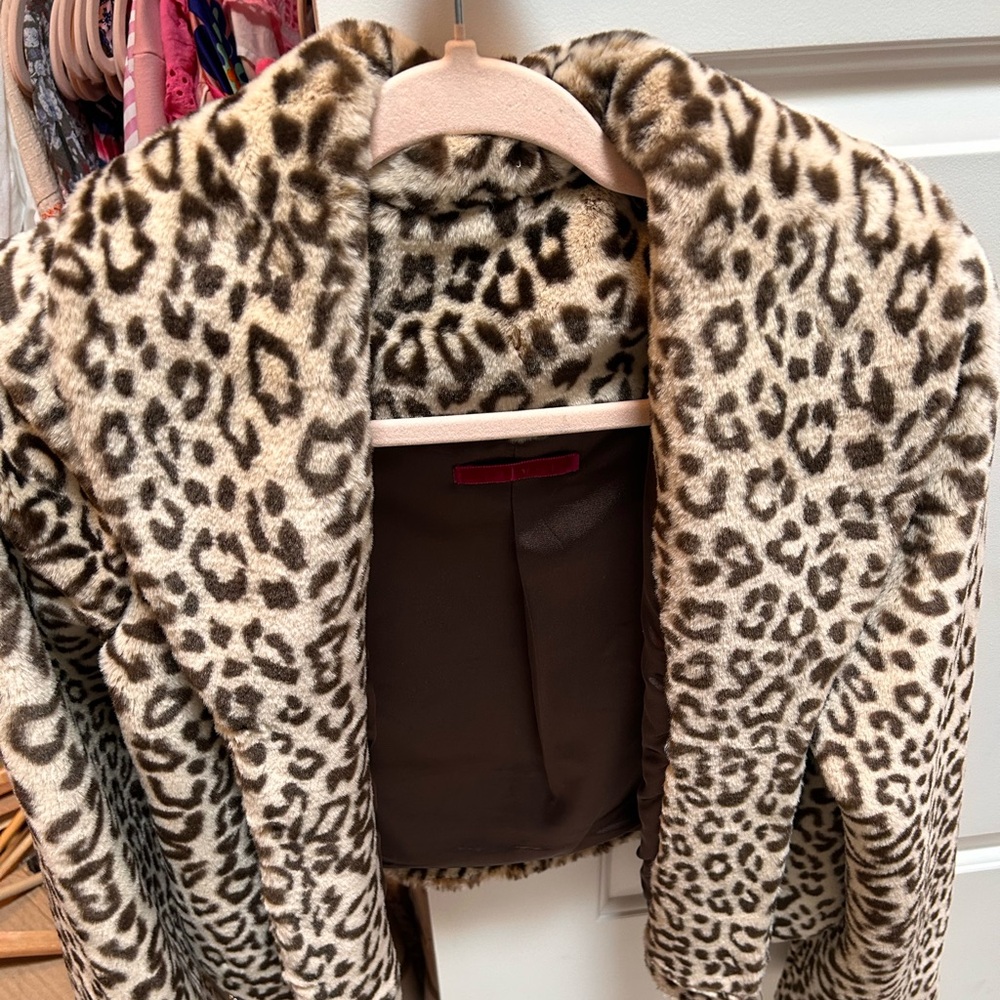 Faux fur leopard jacket